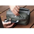 wklad-organizer-podróżny-travel-line-peak-design-tech-pouch-sage-v2-szarozielony-03.webp