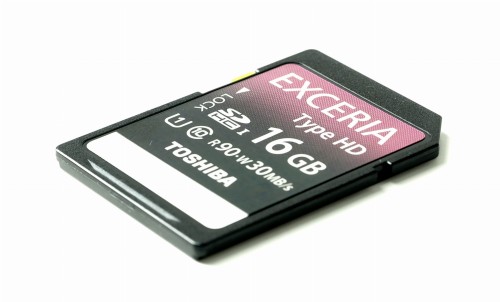 Karta-pamięci-SDHC-Toshiba-Exceria-16GB-SD-X16HD-BL7-1.jpg
